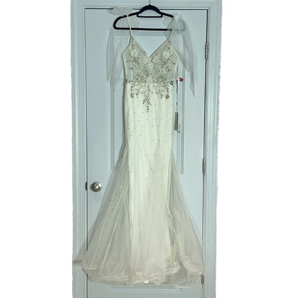 Mac Duggal Style 50666 White & Gold Embellished Mermaid Gown Women’s US 6 - Picture 2 of 11